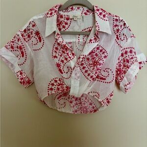 Elan Short Sleeve Pink & White Paisley Print Crop Button-Up Shirt - sz S
